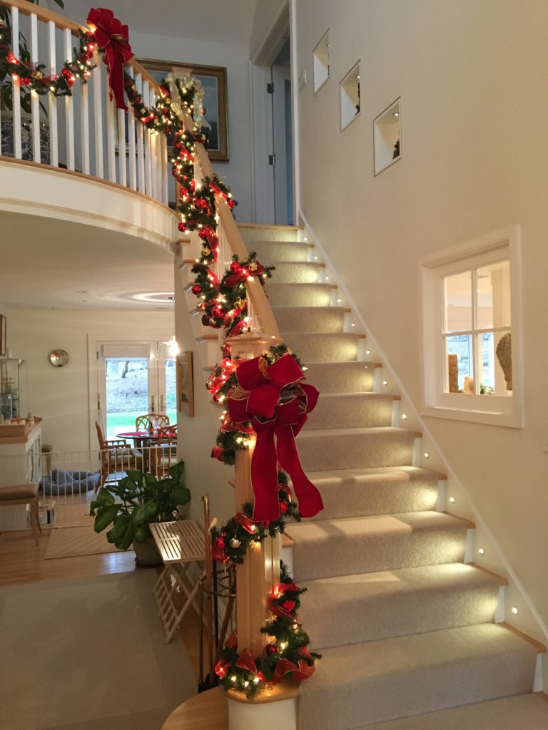https://dujardindesign.com/wp-content/uploads/old-saug-xmas-staircase.jpg