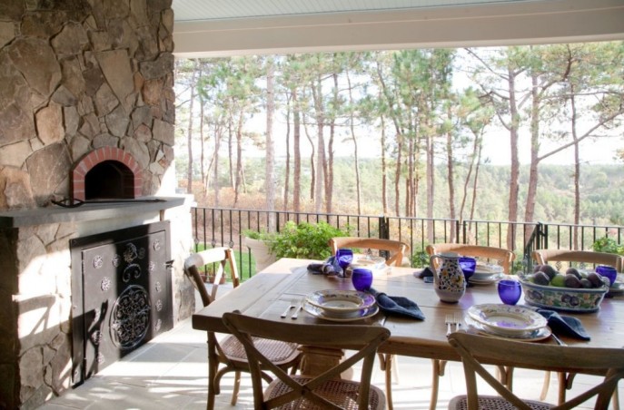 retire Pinehills_10_10_Ranarepatio_table_Small_1000_658